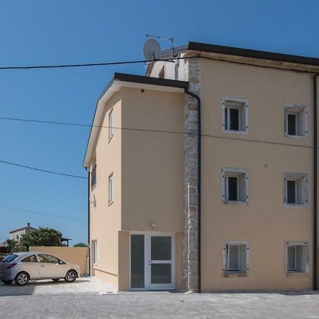 Lana House With Apartments Petrovija エクステリア 写真