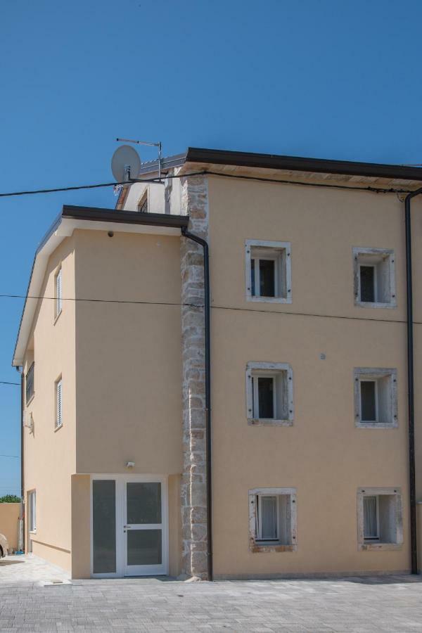 Lana House With Apartments Petrovija エクステリア 写真